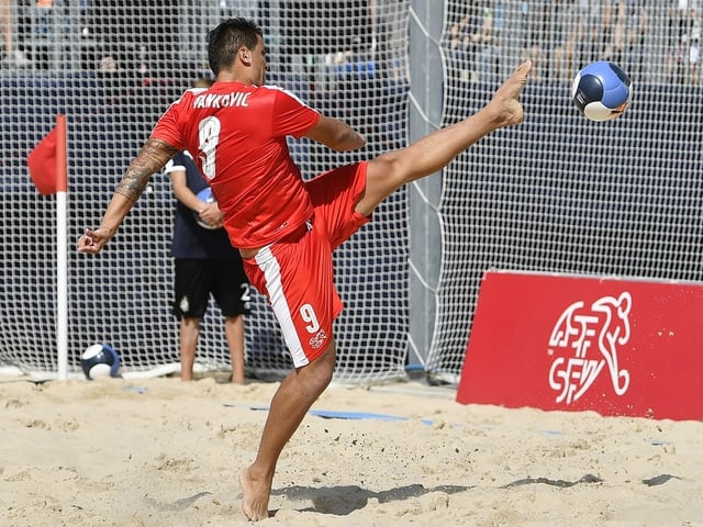 Die Schweizer Beachsoccer-Nati konnte sich nicht durchsetzen. Die Schweizer Beachsoccer-Nati konnte sich nicht durchsetzen.