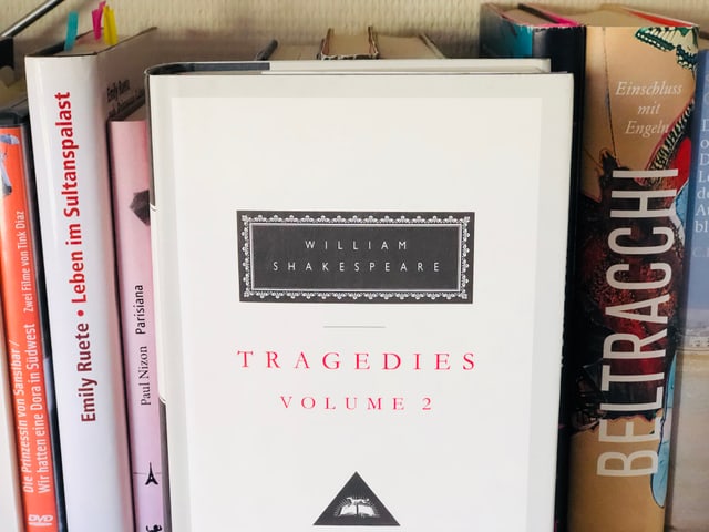 William Shakespeare. «The Collected Works». (1992, Everyman's Liberary) auf einem Bücherregal William Shakespeare. «The Collected Works». (1992, Everyman's Liberary) auf einem Bücherregal