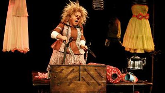Video «Gardi Hutter - Die Schneiderin vom 31.12.2016» abspielen Video «Gardi Hutter - Die Schneiderin vom 31.12.2016» abspielen