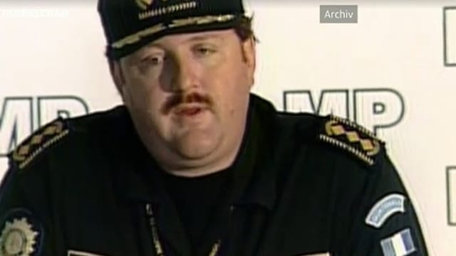 Erwin Sperisen in Polizeiuniform. Erwin Sperisen in Polizeiuniform.