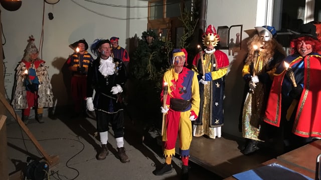 Il prinzi tschaiver e sia suita. Il prinzi tschaiver e sia suita.