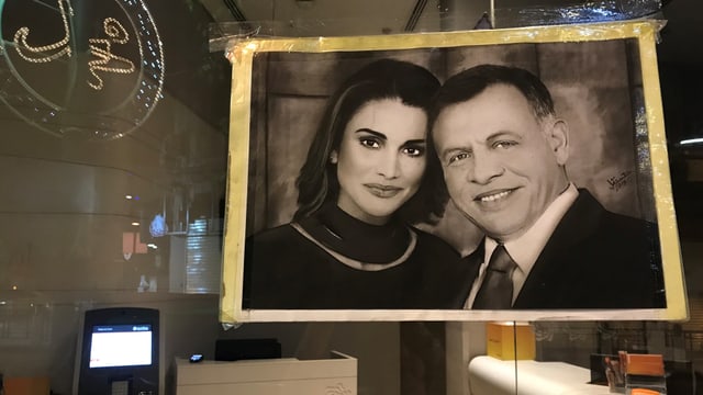Jordanisches Königspaar auf Porträtfoto Jordanisches Königspaar auf Porträtfoto