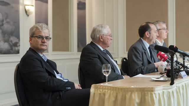 Somm und Blocher 2018 an einer Medienkonferenz zum Verkauf der BaZ Somm und Blocher 2018 an einer Medienkonferenz zum Verkauf der BaZ