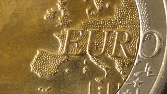 Nahaufnahme eines Euro-Stücks. Nahaufnahme eines Euro-Stücks.