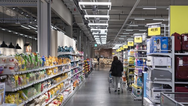 Regale im Coop. Regale im Coop.