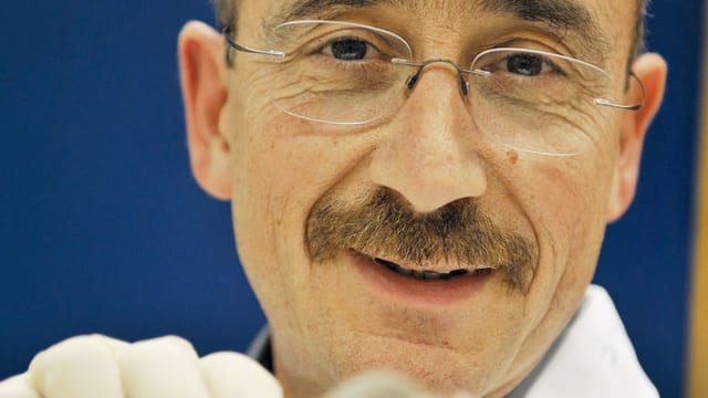 Video «Menschen und Mäuse - (5) Denis Duboule, Entwicklungsbiologe (alt)» abspielen Video «Menschen und Mäuse - (5) Denis Duboule, Entwicklungsbiologe (alt)» abspielen
