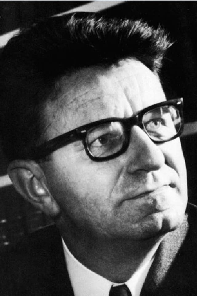 Ein Mann mit Brille. Ein Mann mit Brille.