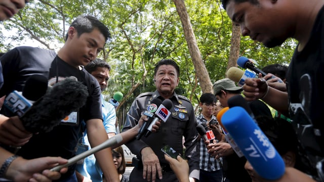 Thailands Polizei informiert die Medien in Bangkok Thailands Polizei informiert die Medien in Bangkok