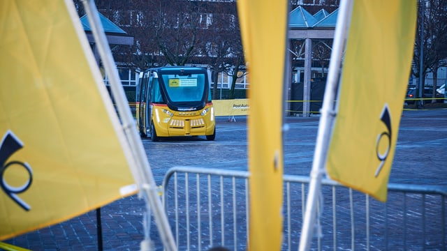 Selbstfahrendes Postauto Selbstfahrendes Postauto