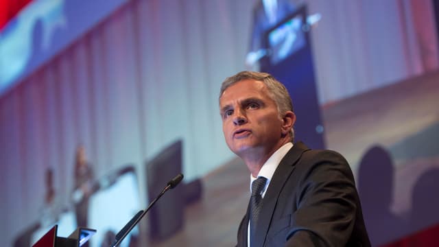 Bundespräsident Burkhalter an der Jahreskonferenz der EDA Abteilung Menschliche Sicherheit. Bundespräsident Burkhalter an der Jahreskonferenz der EDA Abteilung Menschliche Sicherheit.