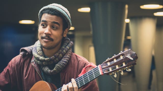 Dino Brandao: Lebt für die (Strassen)musik! Dino Brandao: Lebt für die (Strassen)musik!