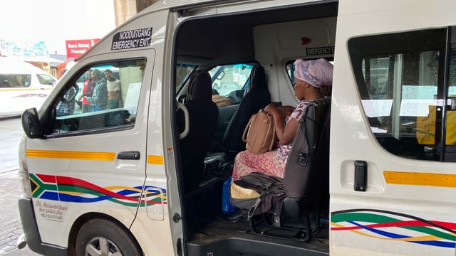 Ein Minibus in Südafrika. Ein Minibus in Südafrika.