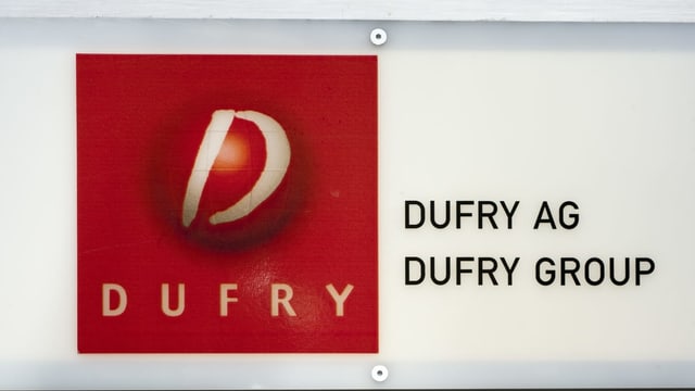 Logo Dufry. Logo Dufry.