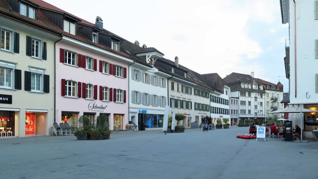 Kirchgasse in Olten mit verschiedenen Fachgeschäften Kirchgasse in Olten mit verschiedenen Fachgeschäften