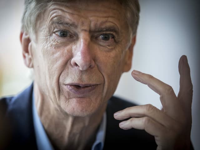 Arsene Wenger während einem Gespräch. Arsene Wenger während einem Gespräch.