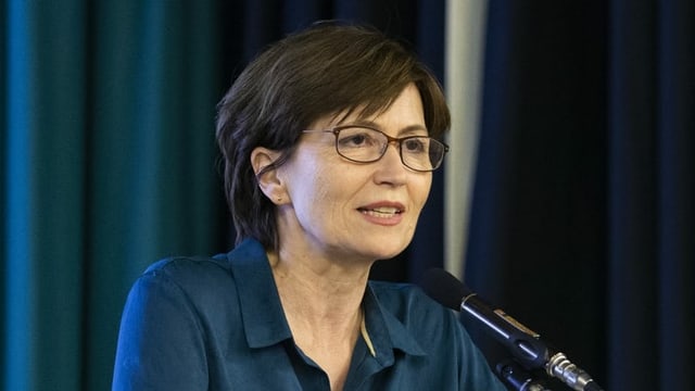 Regula Rytz vor den Delegierten. Regula Rytz vor den Delegierten.