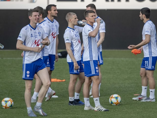 Die Akteure von Klaksvik. (Archivbild vom Training aus der Saison 2019/20) Die Akteure von Klaksvik. (Archivbild vom Training aus der Saison 2019/20)