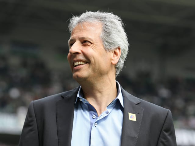 Favre verlängert seinen Vertrag bis 2017.