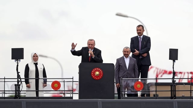 Erneuter Wahkampf um Istanbul: Erdgan spricht an einer Wahlveranstaltung in Istanbul. Erneuter Wahkampf um Istanbul: Erdgan spricht an einer Wahlveranstaltung in Istanbul.