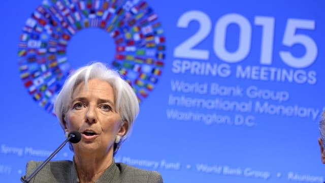 Christine Lagarde an einem Mikrofon