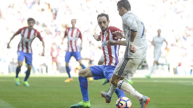 Ronaldo gegen Juanfran Torres. Ronaldo gegen Juanfran Torres.
