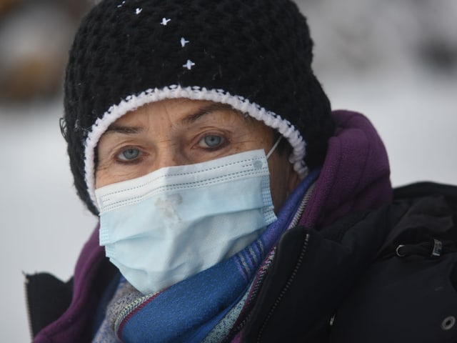 OK-Präsidentin Martha Bächler mit Maske. OK-Präsidentin Martha Bächler mit Maske.