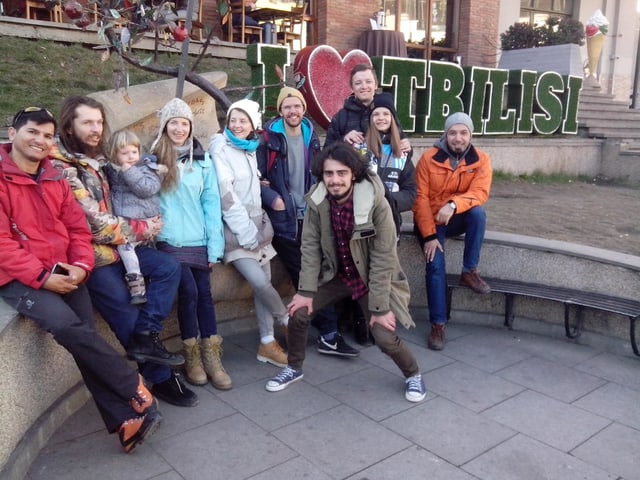 Ako und eine Touristengruppe Ako und eine Touristengruppe