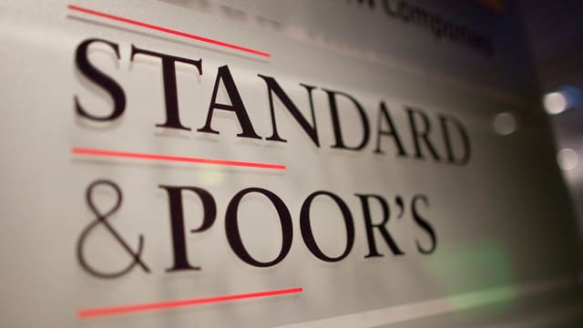 Firmenschild von Standard & Poor's Firmenschild von Standard & Poor's