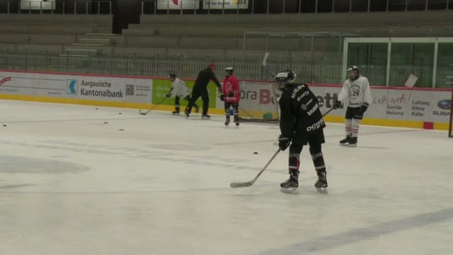 Eishockey-Spieler auf dem Eis