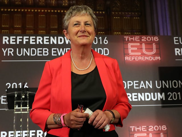 Gisela Stuart schmunzelt. Gisela Stuart schmunzelt.