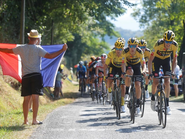 Das Jumbo-Visma-Team mit Leader Primoz Roglic. Das Jumbo-Visma-Team mit Leader Primoz Roglic.