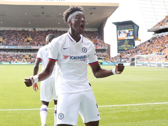 Tammy Abraham bejubelt sein Tor für Chelsea.