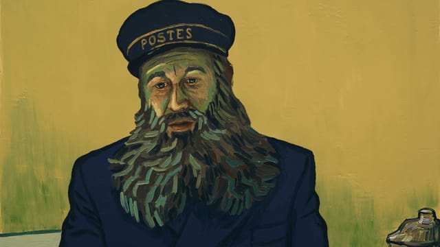 Postbote in blauer Uniform mit Rauschebart. Postbote in blauer Uniform mit Rauschebart.