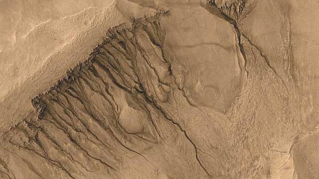 In crater sin il Mars. In crater sin il Mars.