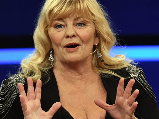 Inger Nilsson heute mit blonden Haaren und schwarzer Bluse. Inger Nilsson heute mit blonden Haaren und schwarzer Bluse.