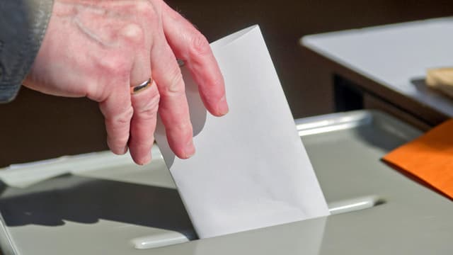 Wahlurne. Wahlurne.