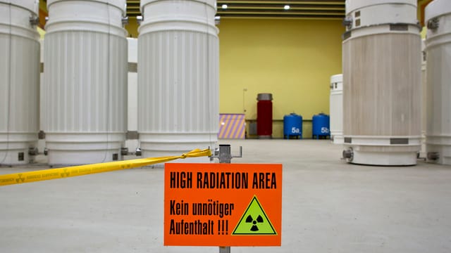 Wegen der Verzögerung bei der Suche nach einem Endlager braucht es in Würenlingen mehr Platz für radioaktive Abfälle. Wegen der Verzögerung bei der Suche nach einem Endlager braucht es in Würenlingen mehr Platz für radioaktive Abfälle.