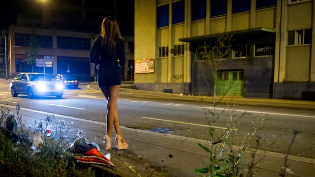 Prostituierte in einem Industriegebiet. Prostituierte in einem Industriegebiet.