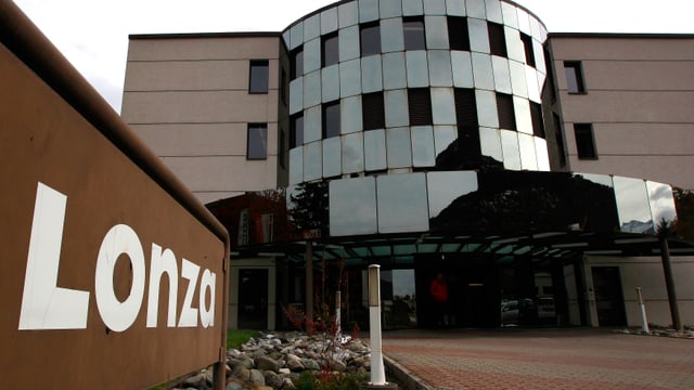 Bild des Firmengebäudes der Lonza in Visp. Bild des Firmengebäudes der Lonza in Visp.