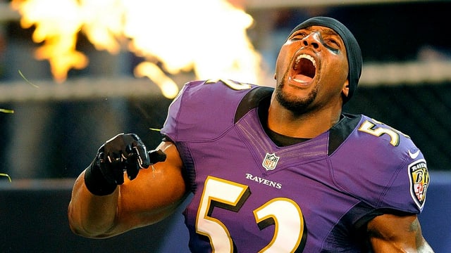 Ray Lewis beim Einlauf ins Stadion. Ray Lewis beim Einlauf ins Stadion.