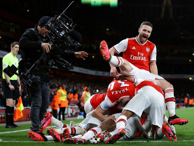 Jubeltraube aus Arsenal-Spielern