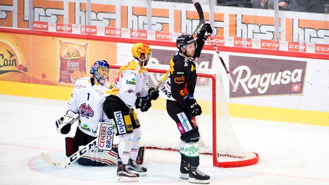 Simon Moser jubelt mit dem SCB gegen Biel. Simon Moser jubelt mit dem SCB gegen Biel.