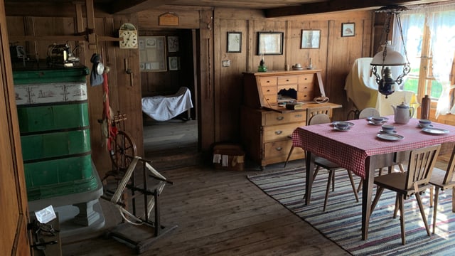 Ein bäuerliches Wohnzimmer aus verangenen Zeiten. Ein bäuerliches Wohnzimmer aus verangenen Zeiten.