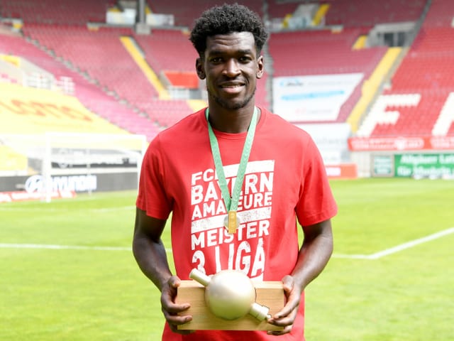 Kwasi Riedt mit Torjägerkanone