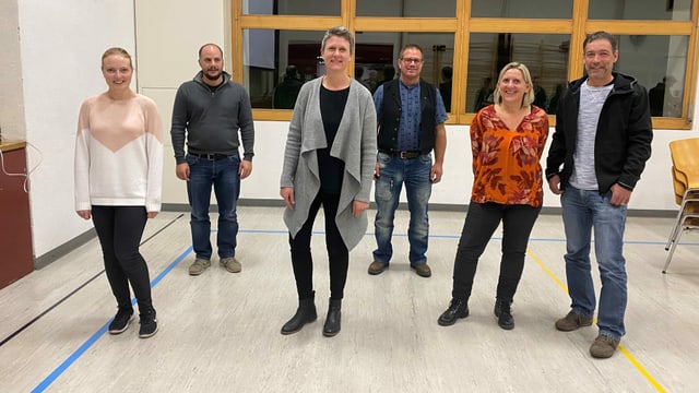 Da san.: Giulia Riedhauser, Gion Capeder (Suprastant Lia Rumantscha ed anteriur suprastant URGC), Zegna Pittet-Dosch, Rico Michael, Gierina Michael e Marc Decurtins. Da san.: Giulia Riedhauser, Gion Capeder (Suprastant Lia Rumantscha ed anteriur suprastant URGC), Zegna Pittet-Dosch, Rico Michael, Gierina Michael e Marc Decurtins.