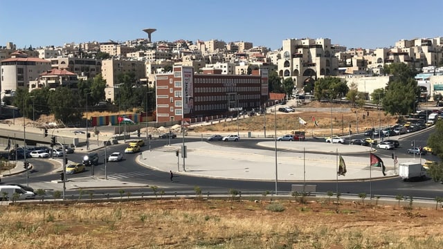 Blick auf einen Kreisel in Amman. Blick auf einen Kreisel in Amman.