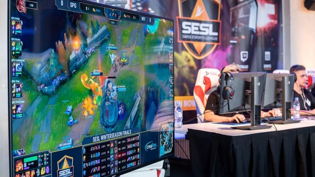 Ein League of Legends Spiel, das von der Schweizer E-Sport Liga übertragen wird. Ein League of Legends Spiel, das von der Schweizer E-Sport Liga übertragen wird.