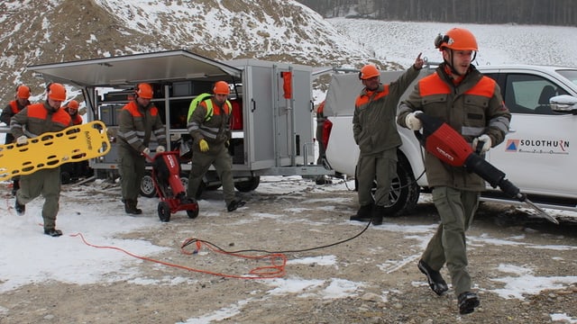 Zivilschützer im Einsatz Zivilschützer im Einsatz