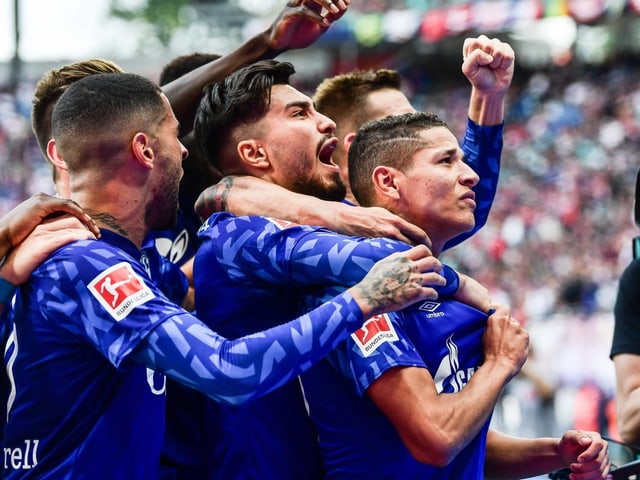 Schalke feiert in Leipzig ein 3:1. Schalke feiert in Leipzig ein 3:1.