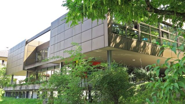 Aussenansicht des Luzerner Schulhauses Grenzhof. Aussenansicht des Luzerner Schulhauses Grenzhof.